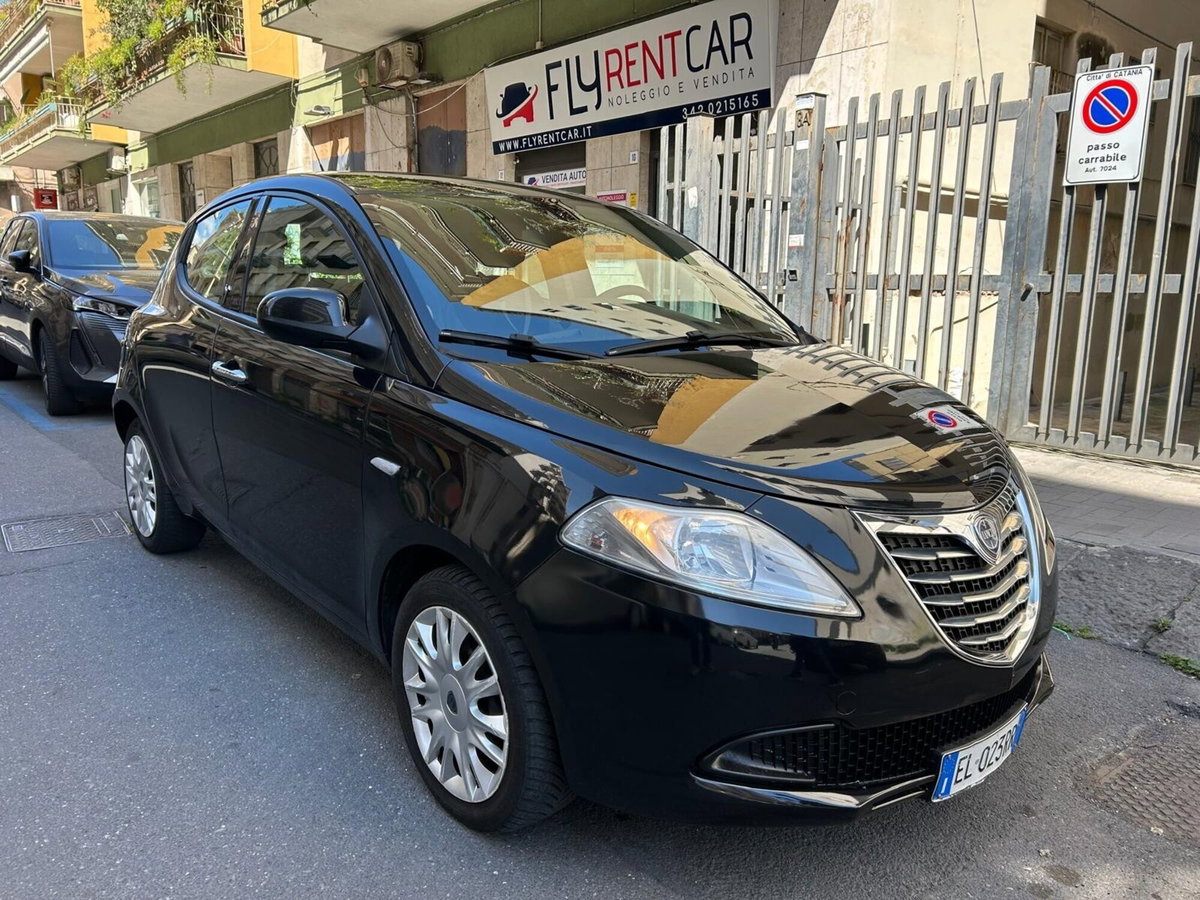 Lancia Ypsilon 1.3 MJT 16V 95 CV 5 porte S&S Silver