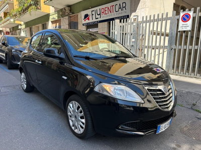 Lancia Ypsilon 1.3 MJT 16V 95 CV 5 porte S&S Silver usata