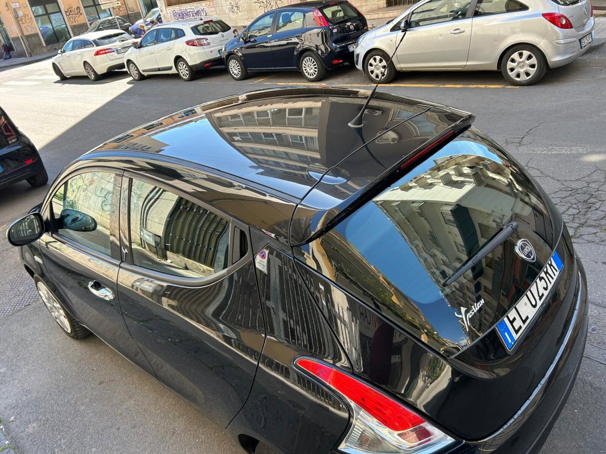 Lancia Ypsilon 1.3 MJT 16V 95 CV 5 porte S&S Silver (10)