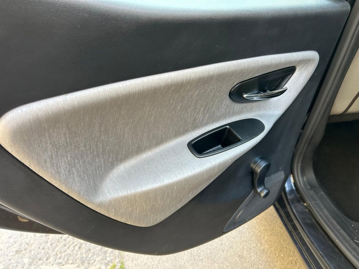 Lancia Ypsilon 1.3 MJT 16V 95 CV 5 porte S&S Silver (16)