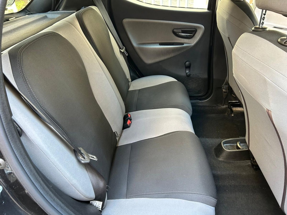 Lancia Ypsilon 1.3 MJT 16V 95 CV 5 porte S&S Silver (19)
