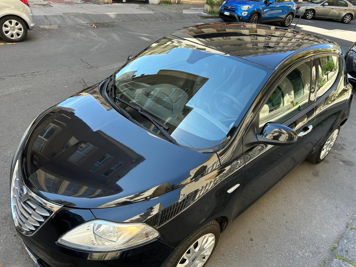 Lancia Ypsilon 1.3 MJT 16V 95 CV 5 porte S&S Silver (9)
