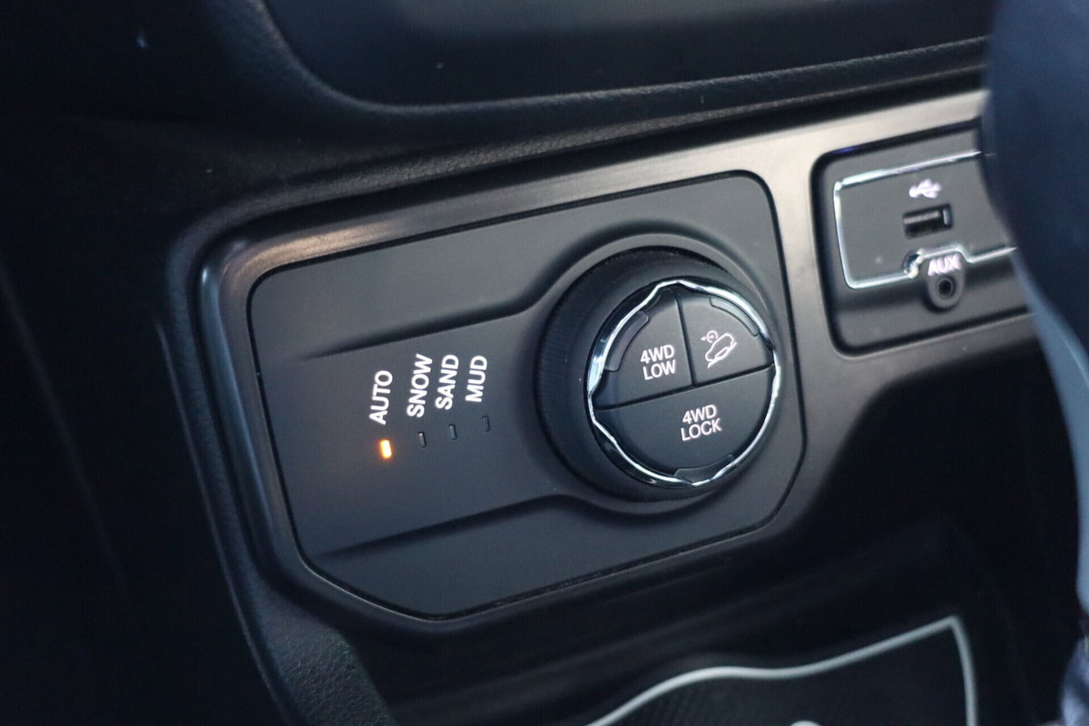 Jeep Renegade 2.0 Mjt 140CV 4WD Active Drive Low Limited (16)