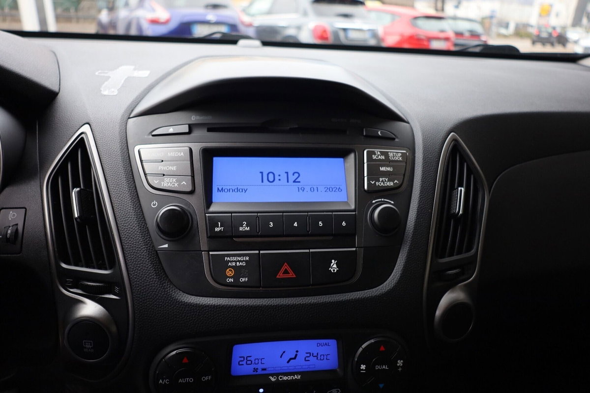 Hyundai ix35 1.7 CRDi 2WD Xpossible (11)