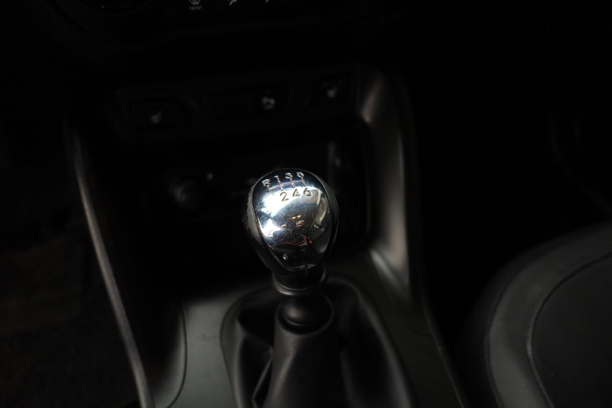 Hyundai ix35 1.7 CRDi 2WD Xpossible (13)