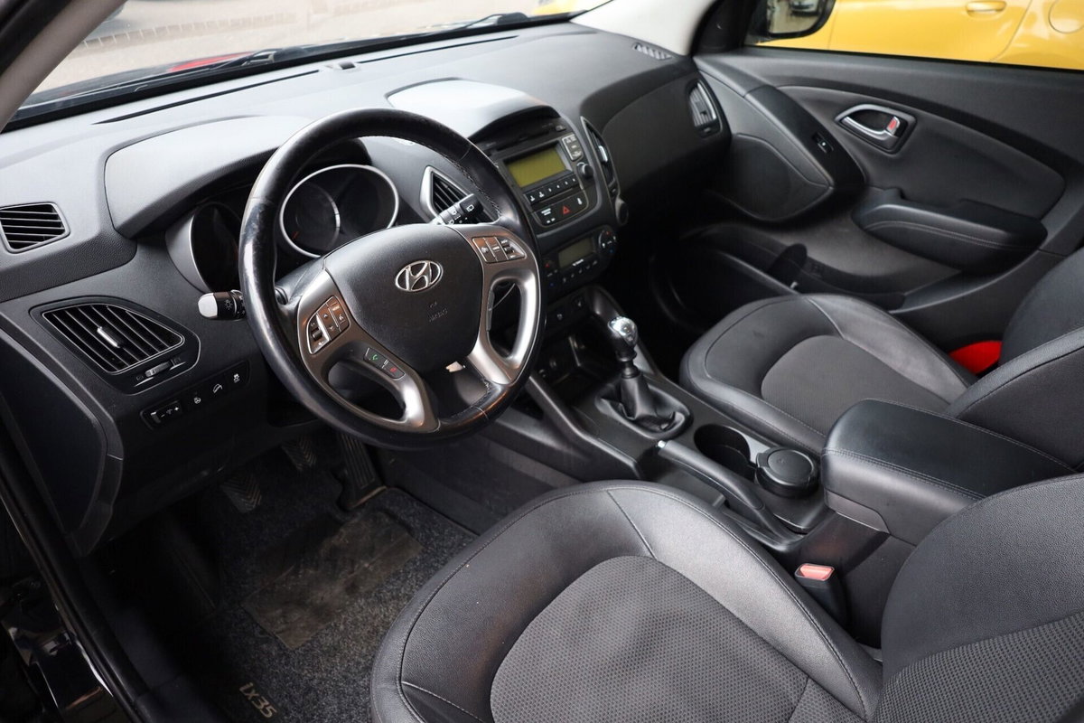Hyundai ix35 1.7 CRDi 2WD Xpossible (14)