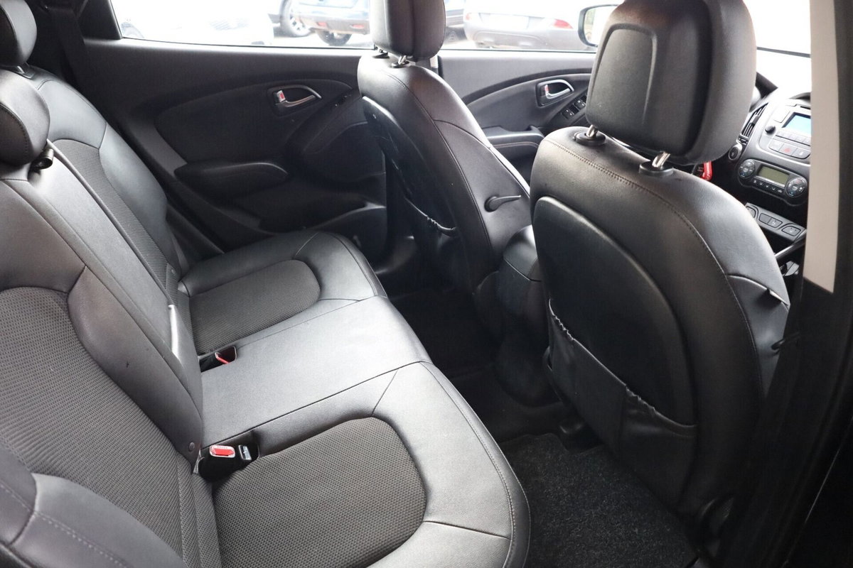 Hyundai ix35 1.7 CRDi 2WD Xpossible (16)