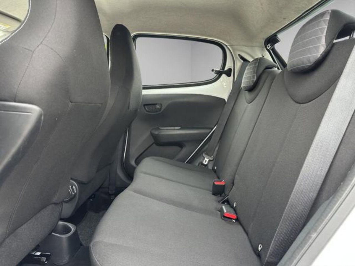 Peugeot 108 72 5 porte Active (12)