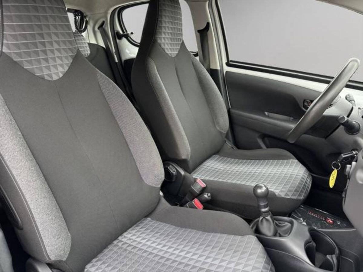 Peugeot 108 72 5 porte Active (15)