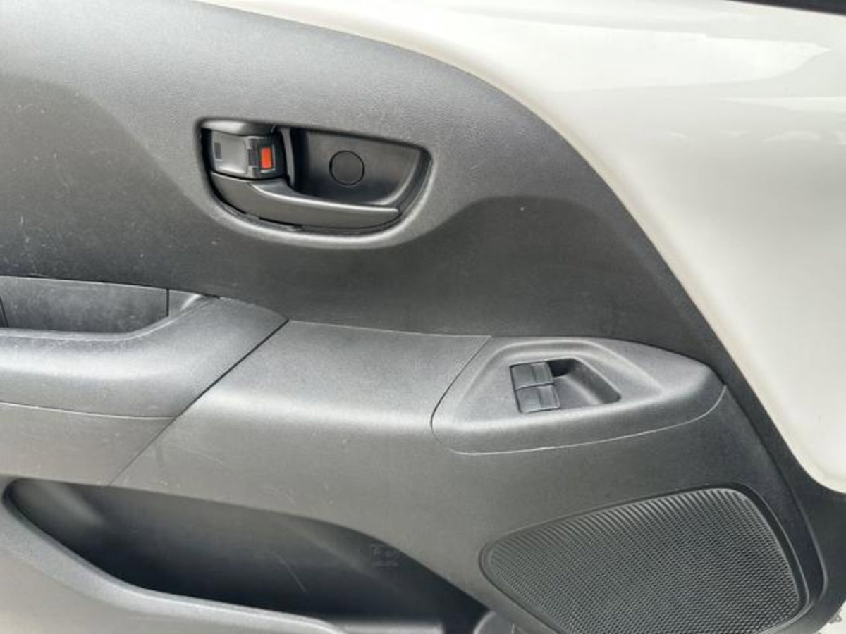 Peugeot 108 72 5 porte Active (9)