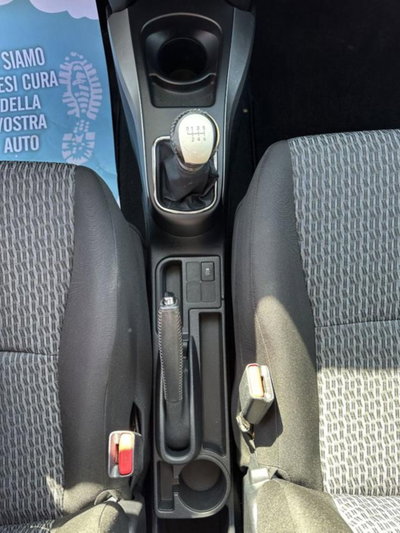 Toyota Yaris 1.D-4D 5 porte (12)