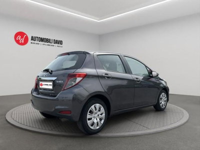 Toyota Yaris 1.D-4D 5 porte (4)