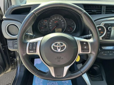 Toyota Yaris 1.D-4D 5 porte (8)