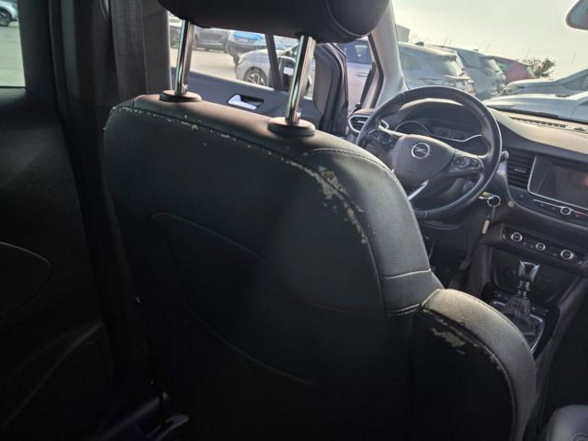 Opel Crossland 1.5 ECOTEC D 110 CV Start&Stop Elegance (14)