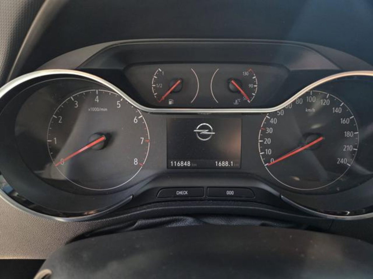 Opel Crossland 1.5 ECOTEC D 110 CV Start&Stop Elegance (8)