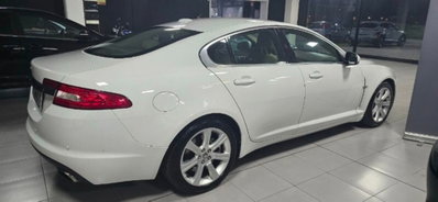 Jaguar XF 3.0 D V6 Luxury (8)