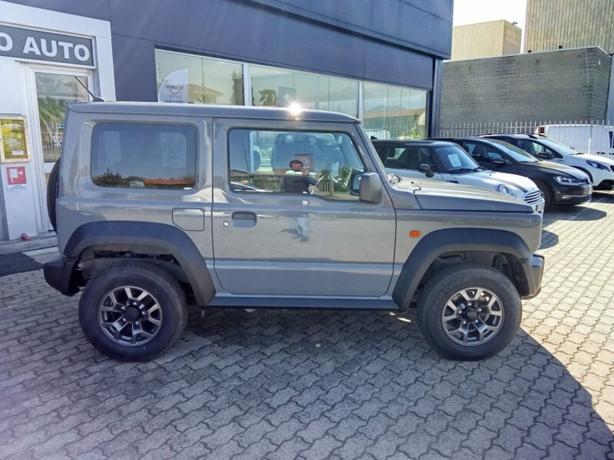 Suzuki Jimny 1.5 4AT Top (2)