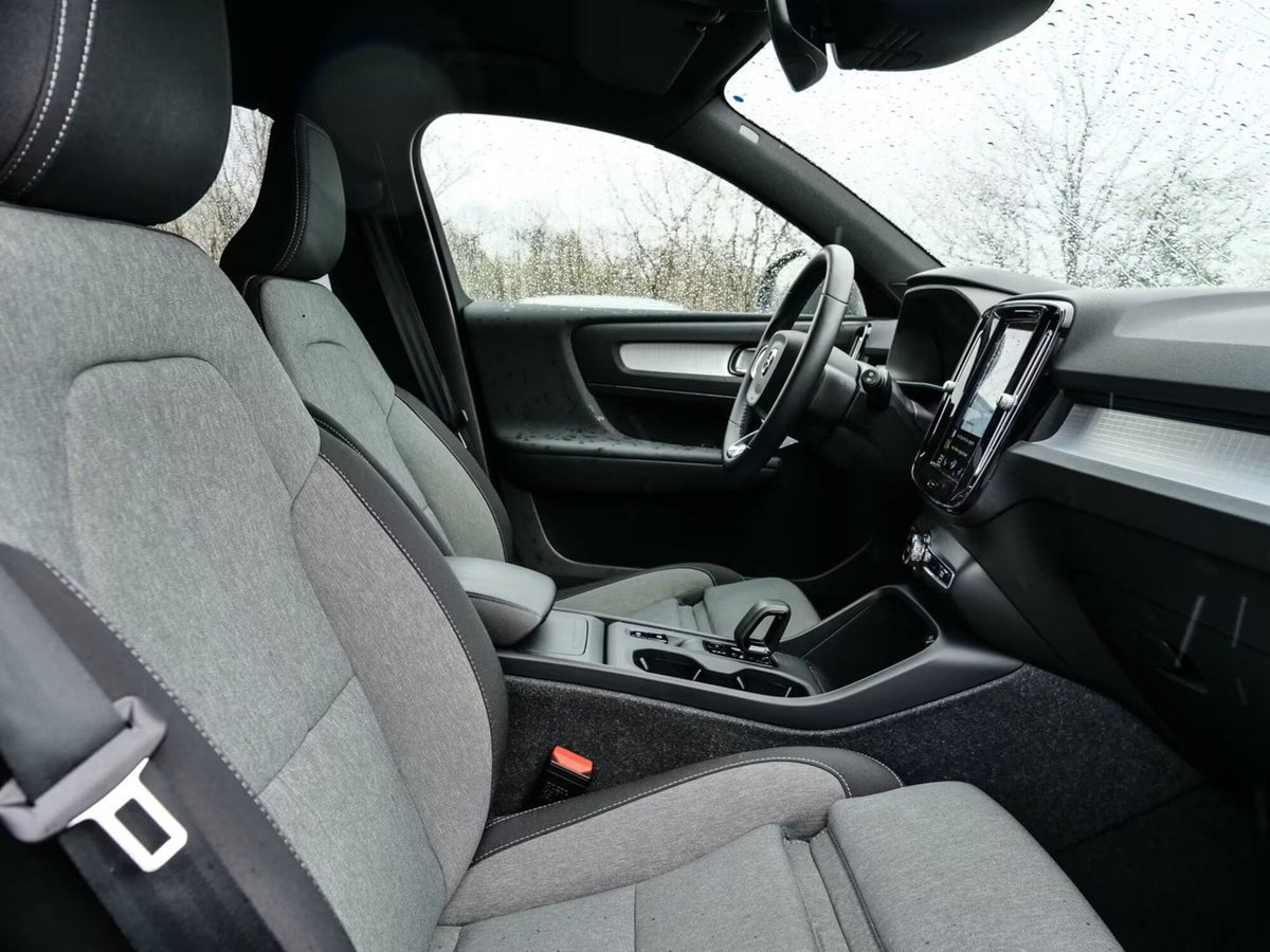 Volvo XC40 T2 automatico Core (11)