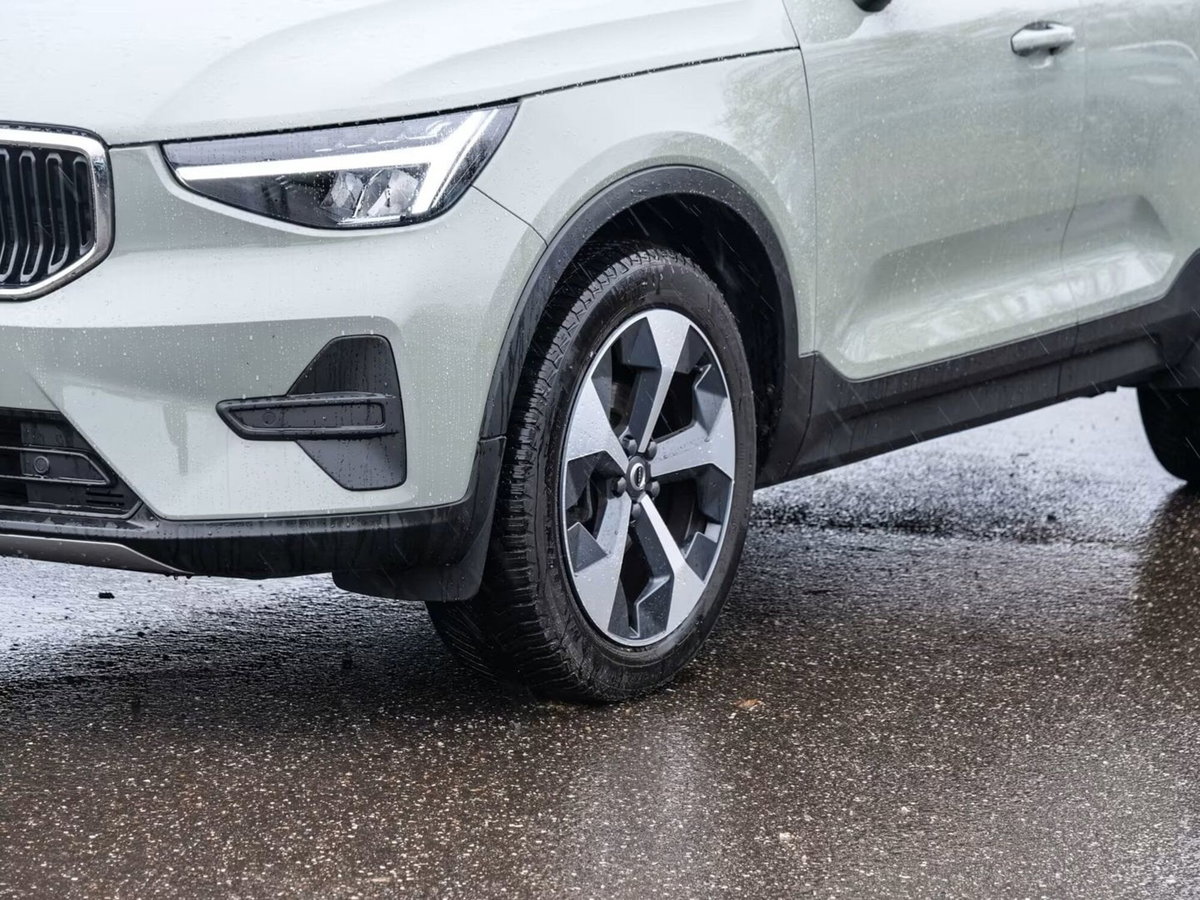 Volvo XC40 T2 automatico Core (3)