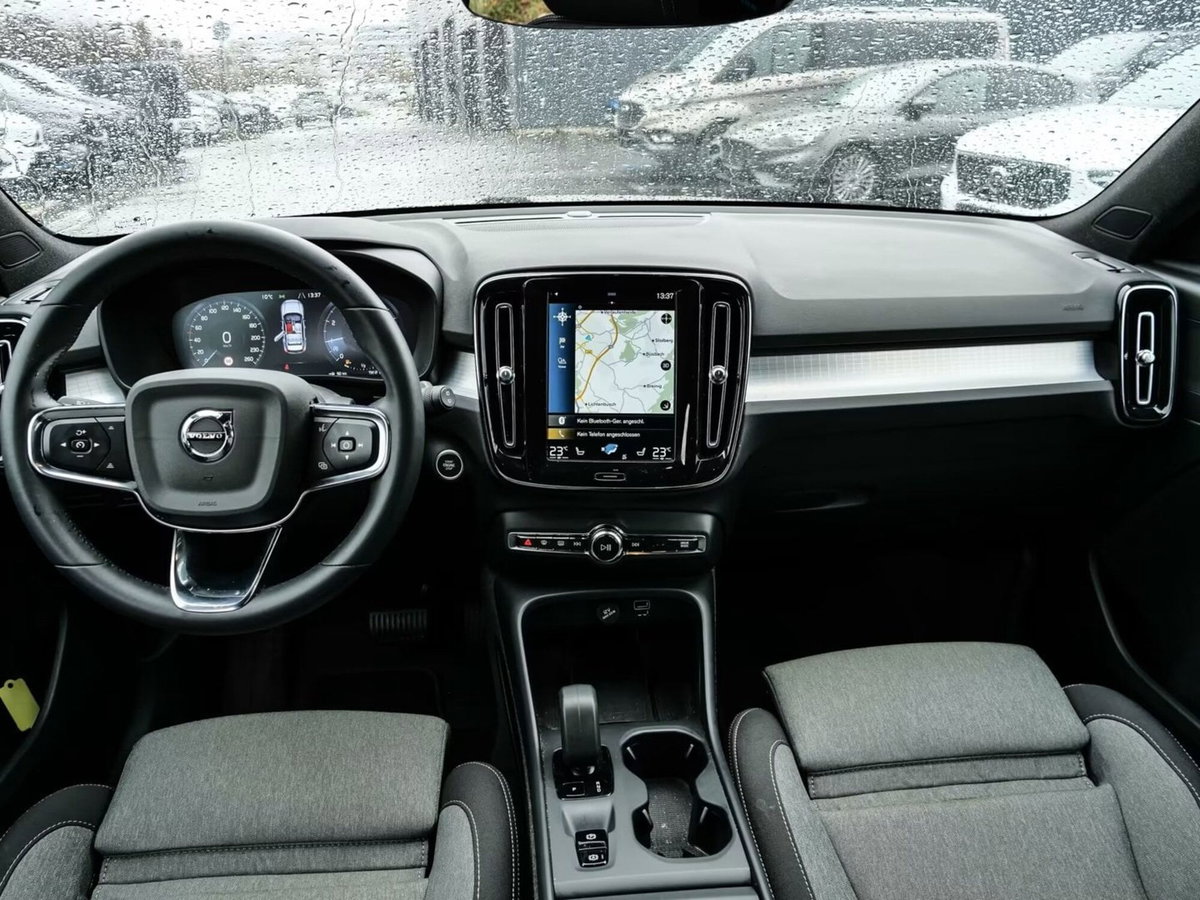 Volvo XC40 T2 automatico Core (5)