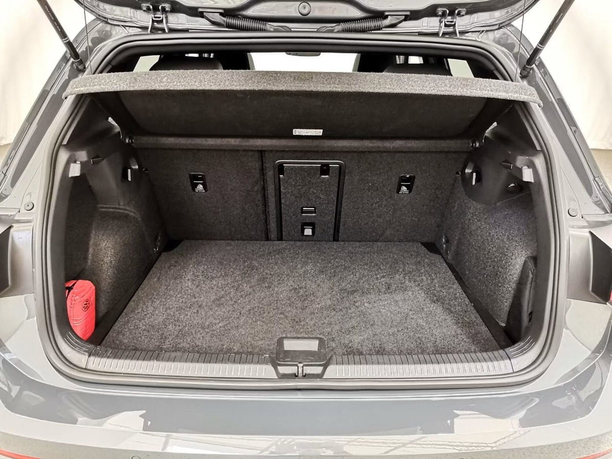 Volkswagen Golf 1.5 TSI 150 CV EVO ACT R-Line (13)
