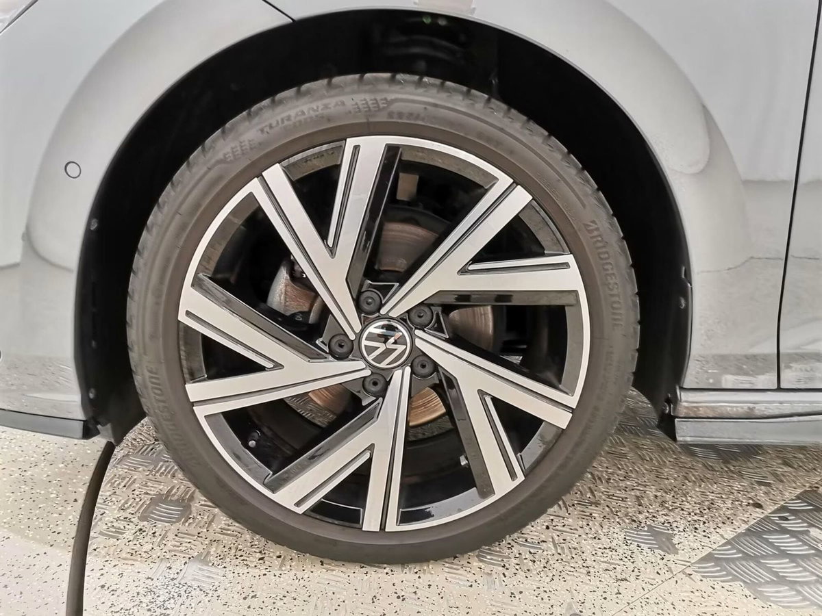 Volkswagen Golf 1.5 TSI 150 CV EVO ACT R-Line (4)