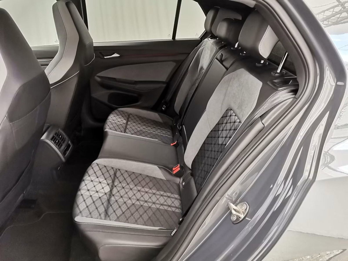 Volkswagen Golf 1.5 TSI 150 CV EVO ACT R-Line (8)