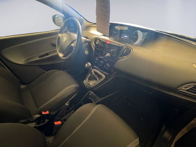 Lancia Ypsilon 1.3 MJT 16V 95 CV 5 porte S&S Silver (6)