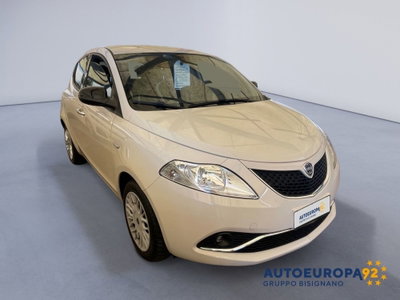 Lancia Ypsilon 1.2 69 CV 5 porte GPL Ecochic Gold (2)
