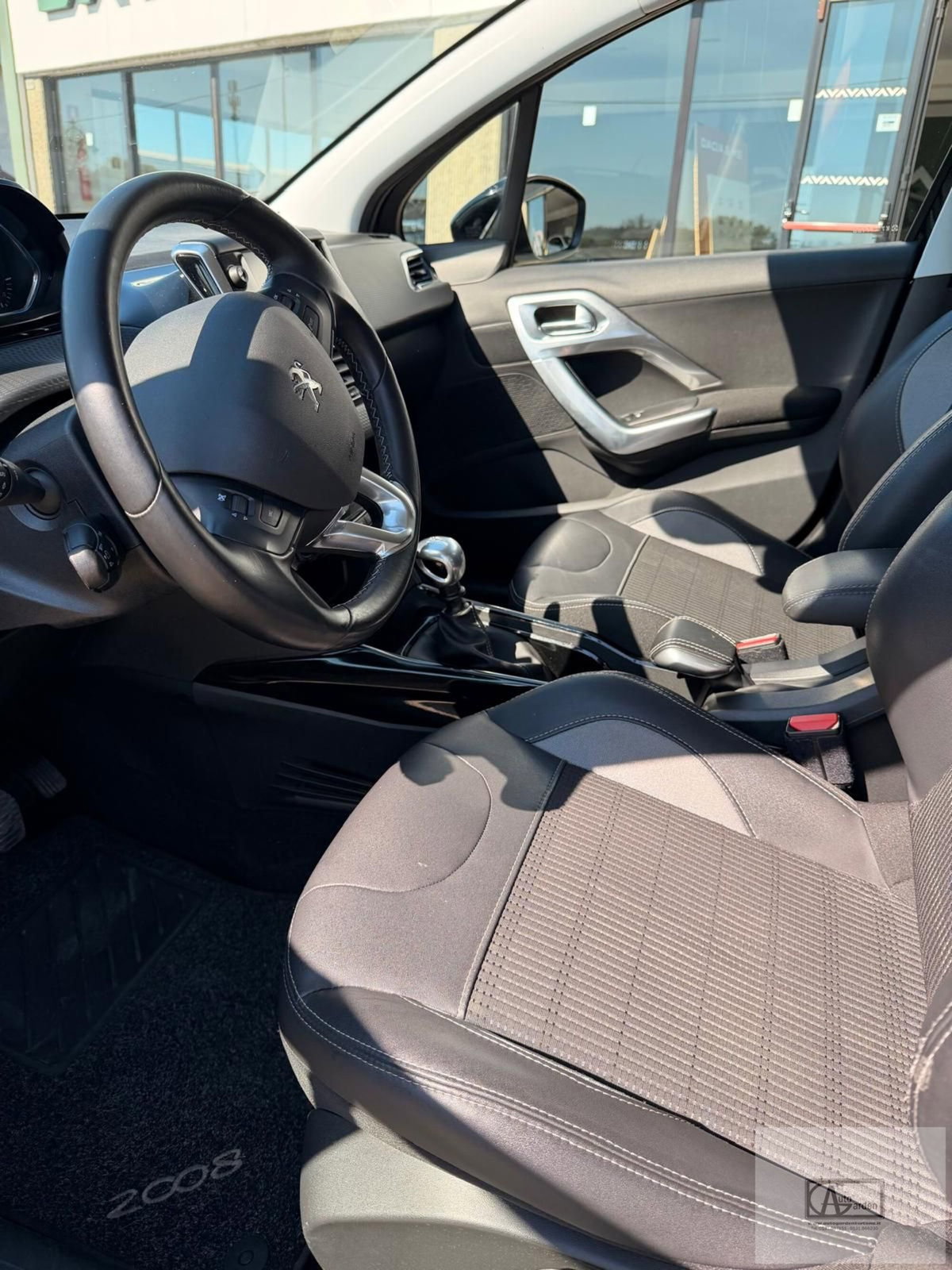 Peugeot 2008 1.2 puretech Allure s&s 130cv eat8 (13)