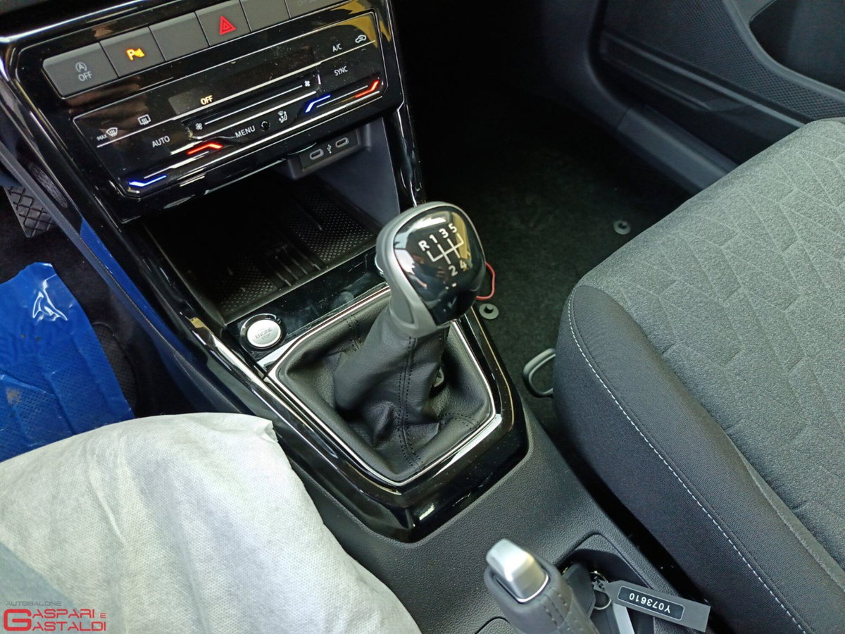 Volkswagen T-Cross 1.0 tsi Edition 95cv (14)