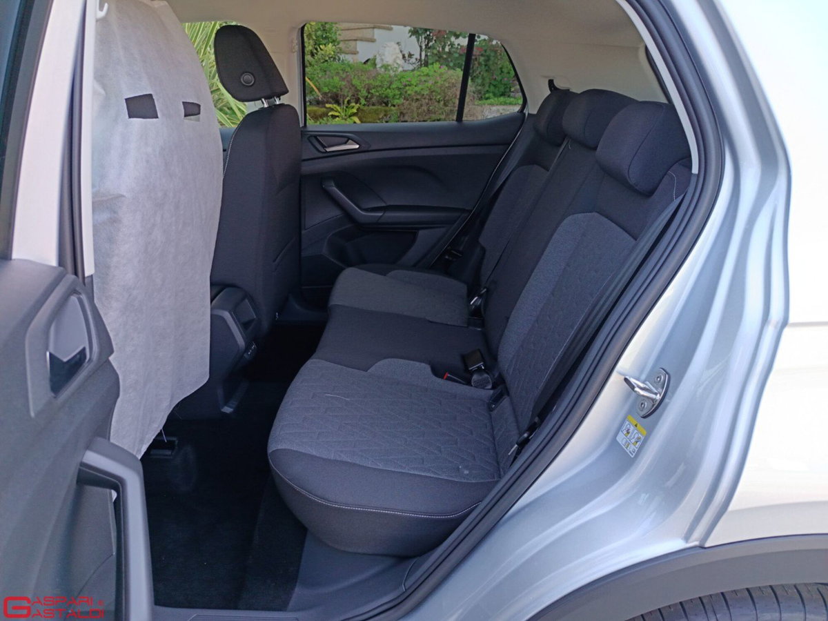 Volkswagen T-Cross 1.0 tsi Edition 95cv (6)