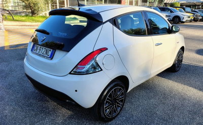 Lancia Ypsilon 1.0 FireFly 5 porte S&S Hybrid Silver Plus (3)