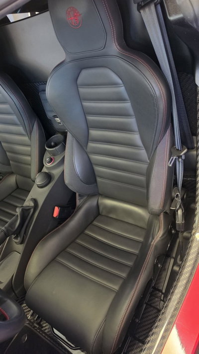 Alfa Romeo 4C Coupé 4C 1750 TBi (17)