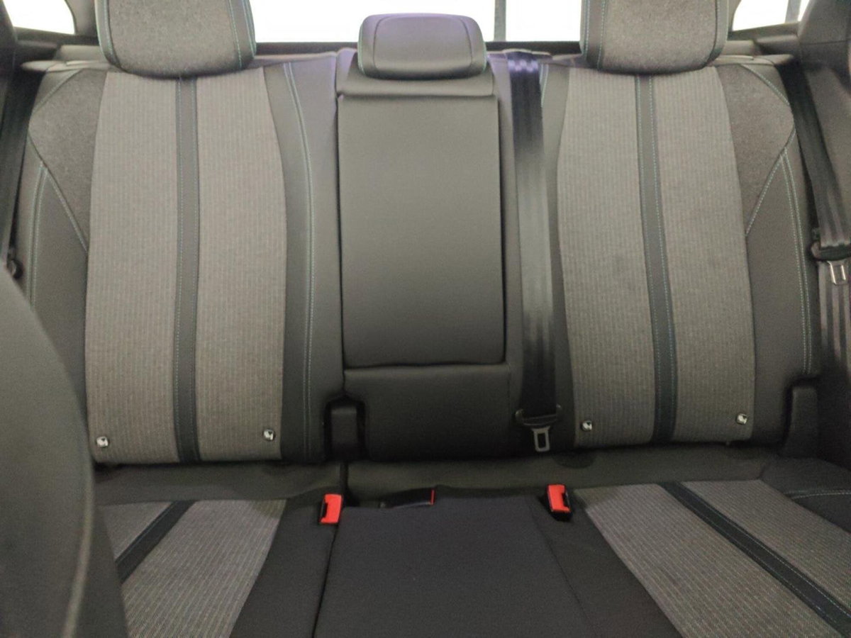 Peugeot 3008 PureTech Turbo 130 S&S Allure Pack (17)