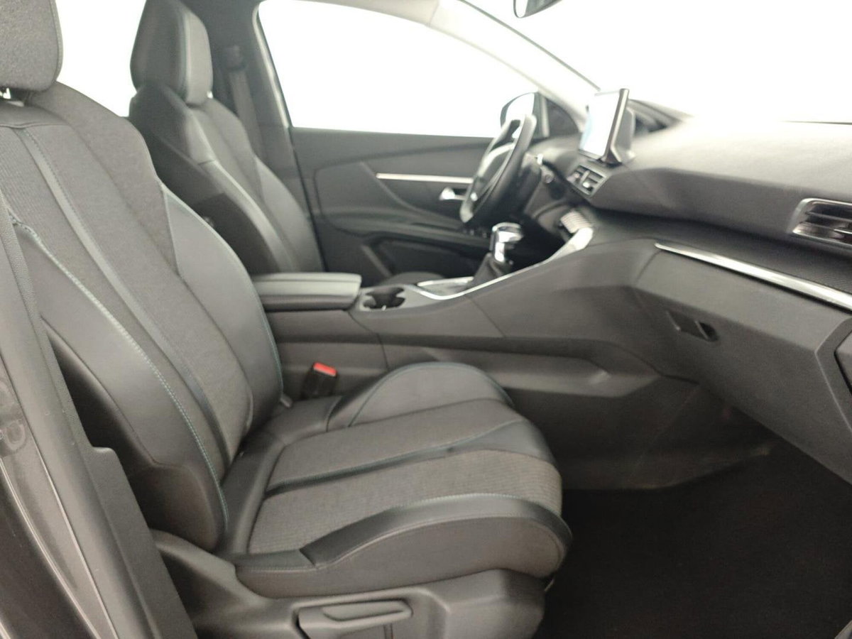 Peugeot 3008 PureTech Turbo 130 S&S Allure Pack (11)