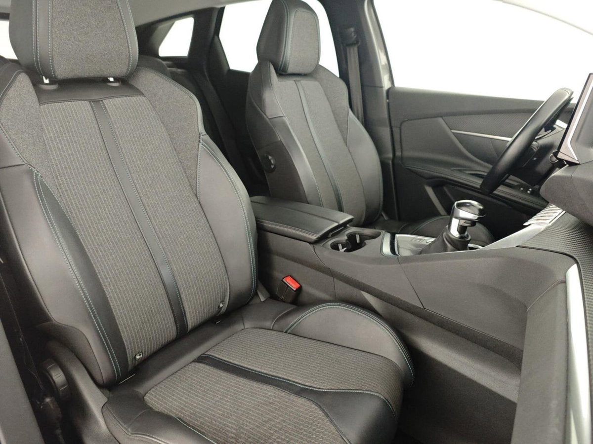 Peugeot 3008 PureTech Turbo 130 S&S Allure Pack (12)
