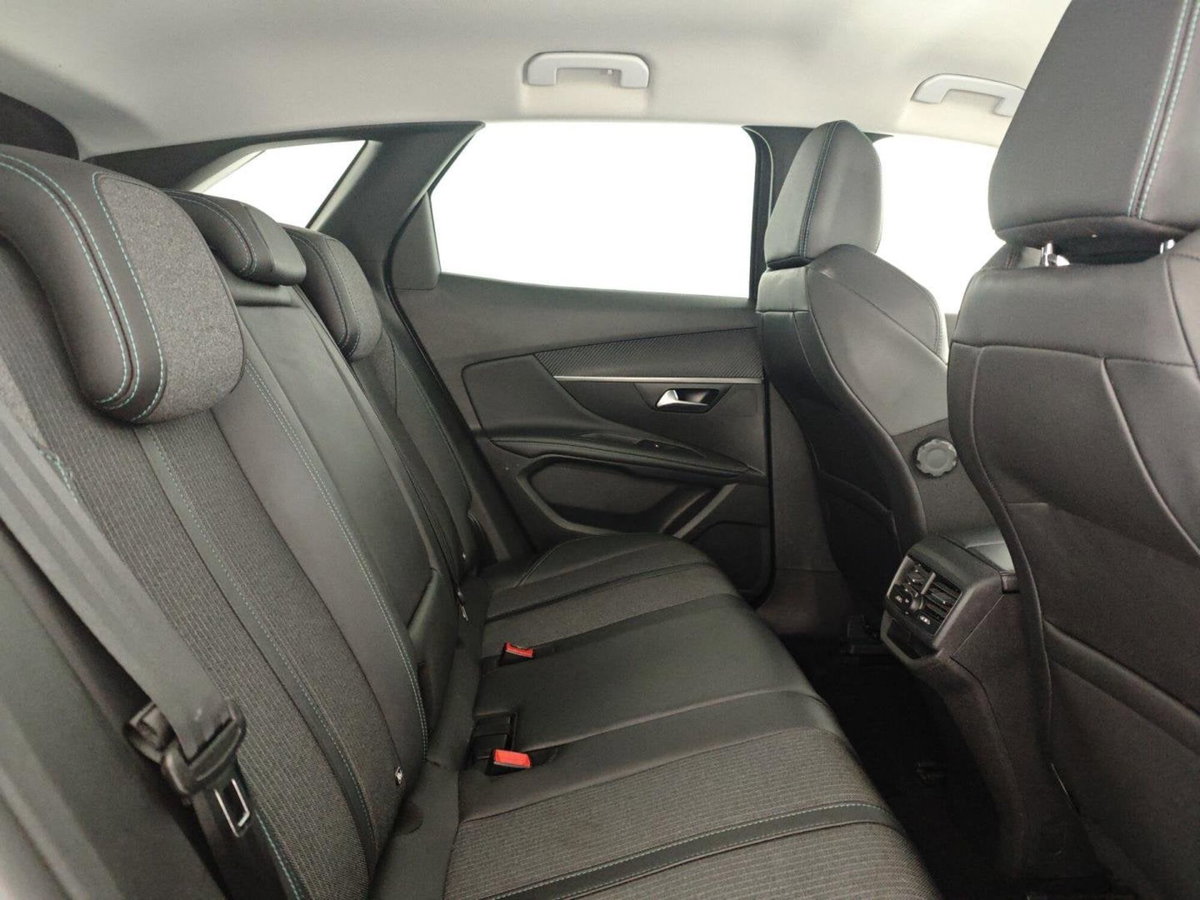 Peugeot 3008 PureTech Turbo 130 S&S Allure Pack (13)