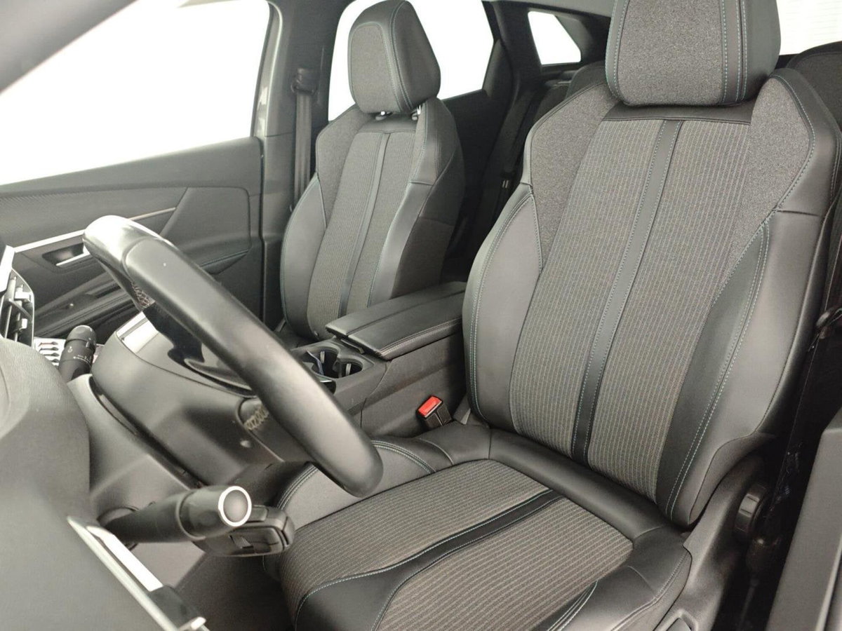 Peugeot 3008 PureTech Turbo 130 S&S Allure Pack (9)