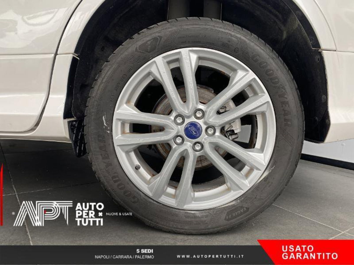 Ford Kuga 2.0 TDCI 163 CV 4WD Powershift Titanium X (5)