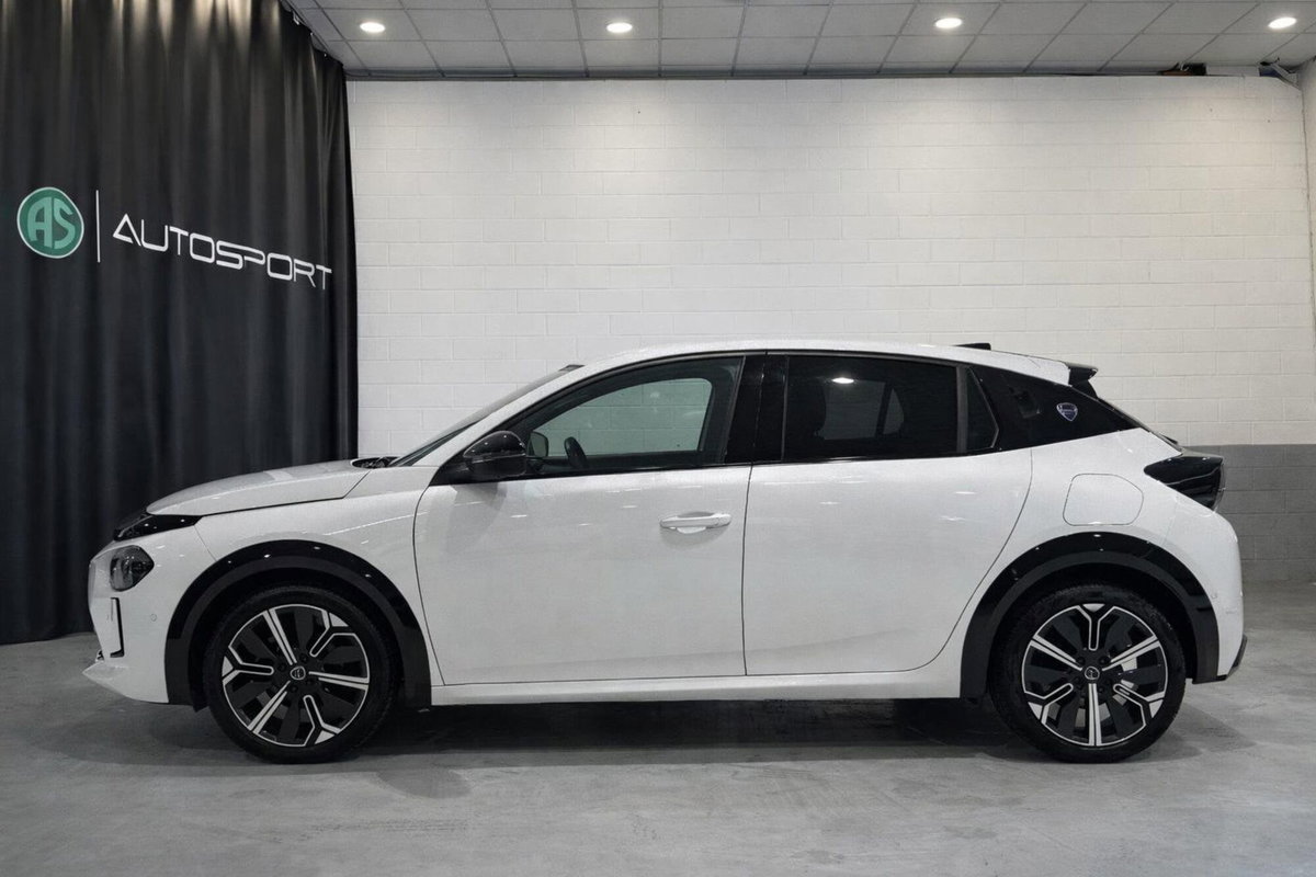 Lancia Ypsilon 54kWh LX 156cv (3)