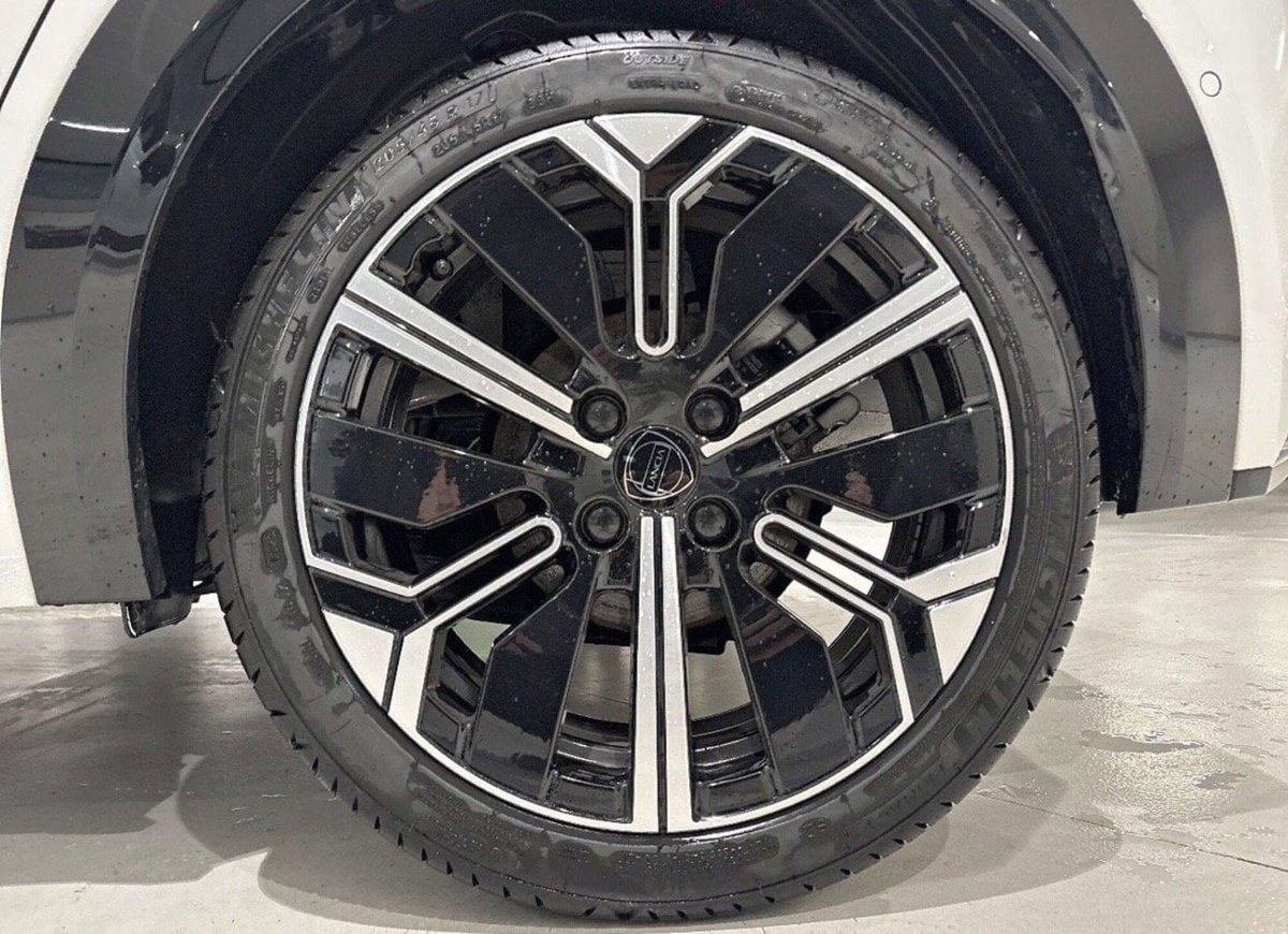 Lancia Ypsilon 54kWh LX 156cv (5)