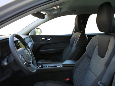 Volvo XC60 B4 (d) AWD Geartronic Momentum Pro (10)