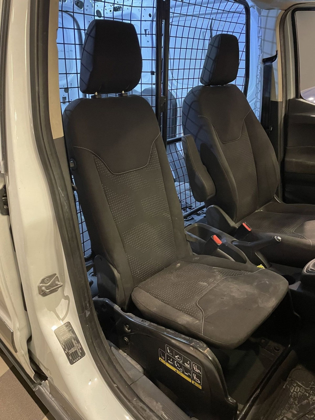 Ford Transit Courier 1.5 TDCi 75CV  Entry (13)