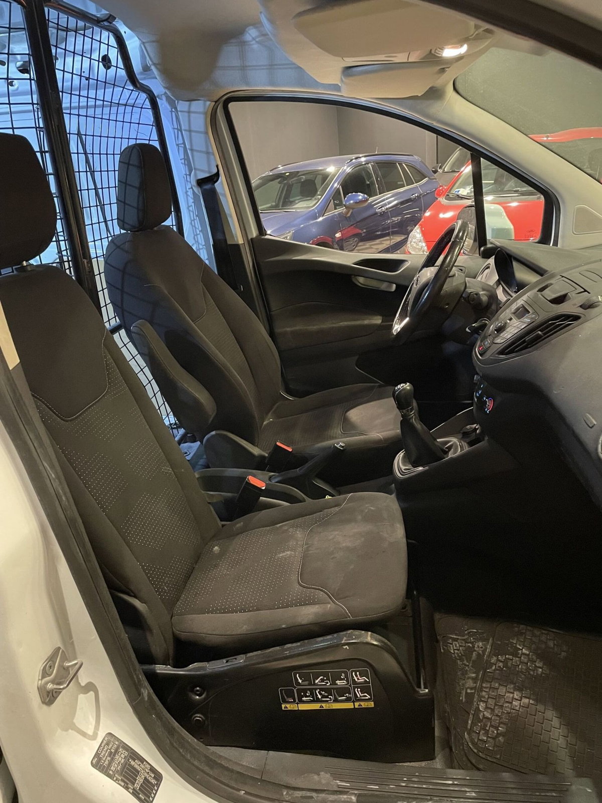Ford Transit Courier 1.5 TDCi 75CV  Entry (14)