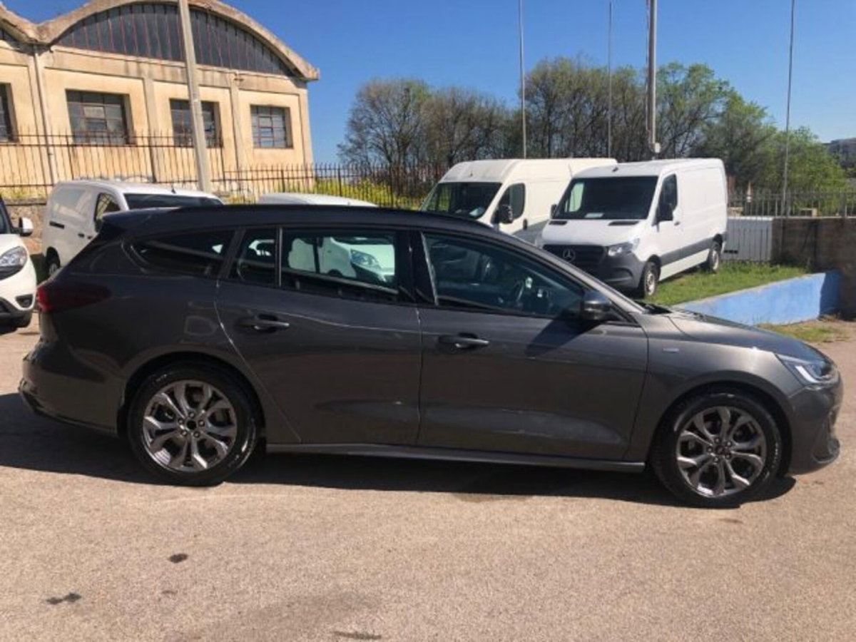 Ford Focus Station Wagon 1.0 EcoBoost Hybrid 125 CV Powershift SW ST-Line Style (5)