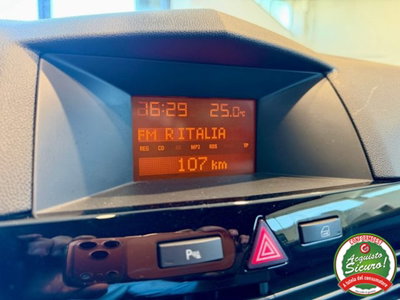 Opel Astra GTC 1.4 16V Twinport 3 porte Cosmo (13)