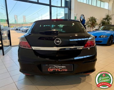 Opel Astra GTC 1.4 16V Twinport 3 porte Cosmo (4)