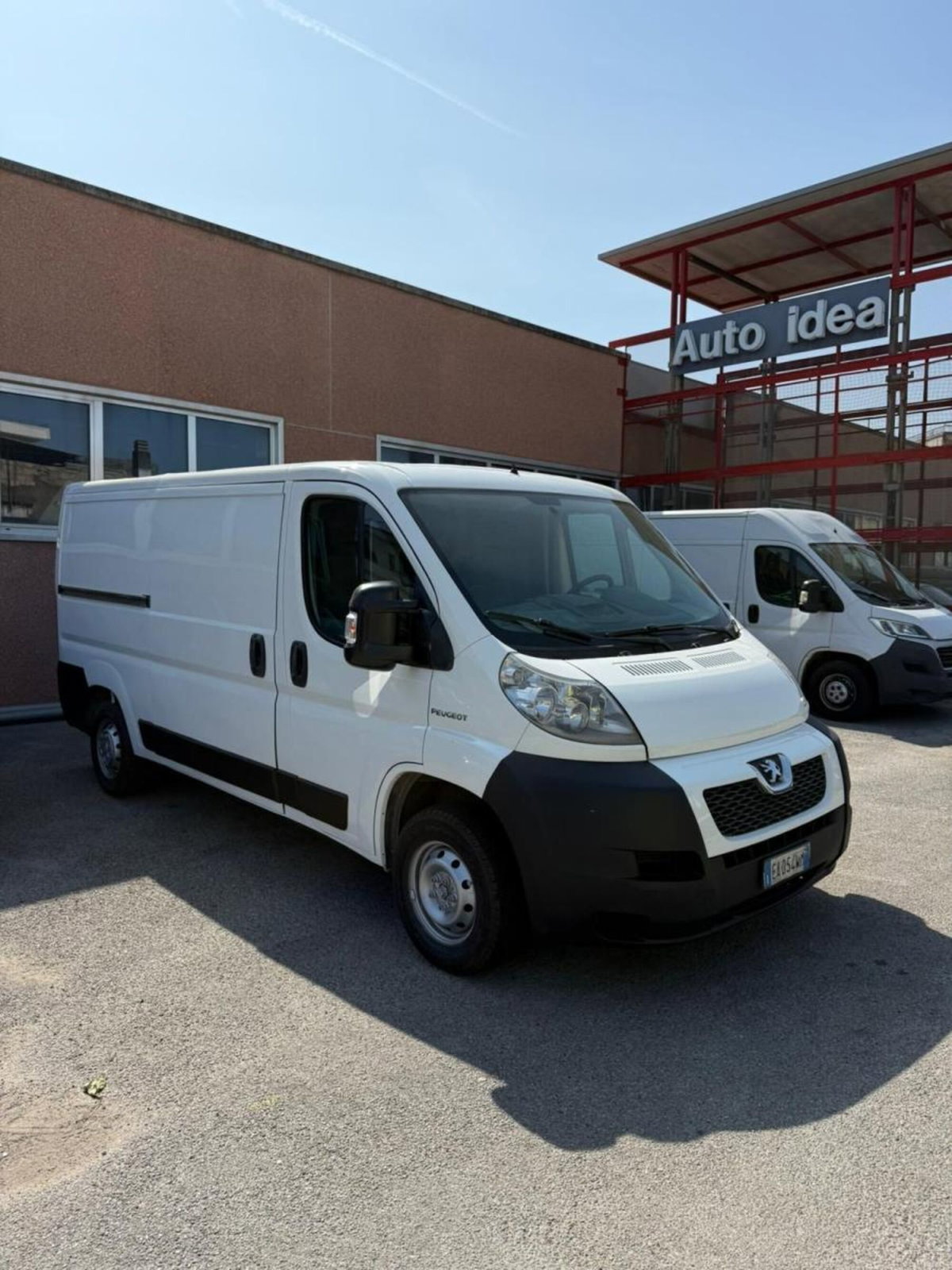 Peugeot Boxer Furgone 330 2.2 HDi/120CV PC-TN Combi Comfort (3)