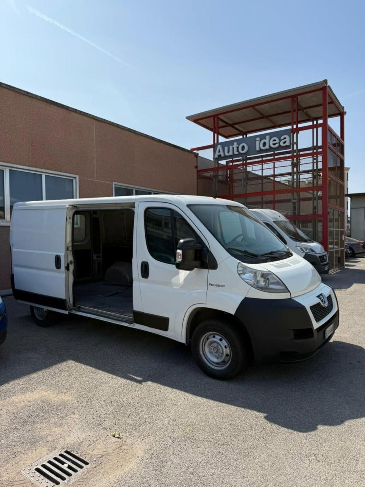 Peugeot Boxer Furgone 330 2.2 HDi/120CV PC-TN Combi Comfort (4)